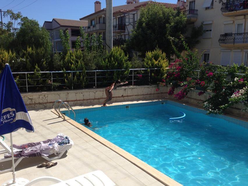 Zeytin Apart Hotel Кешме Экстерьер фото